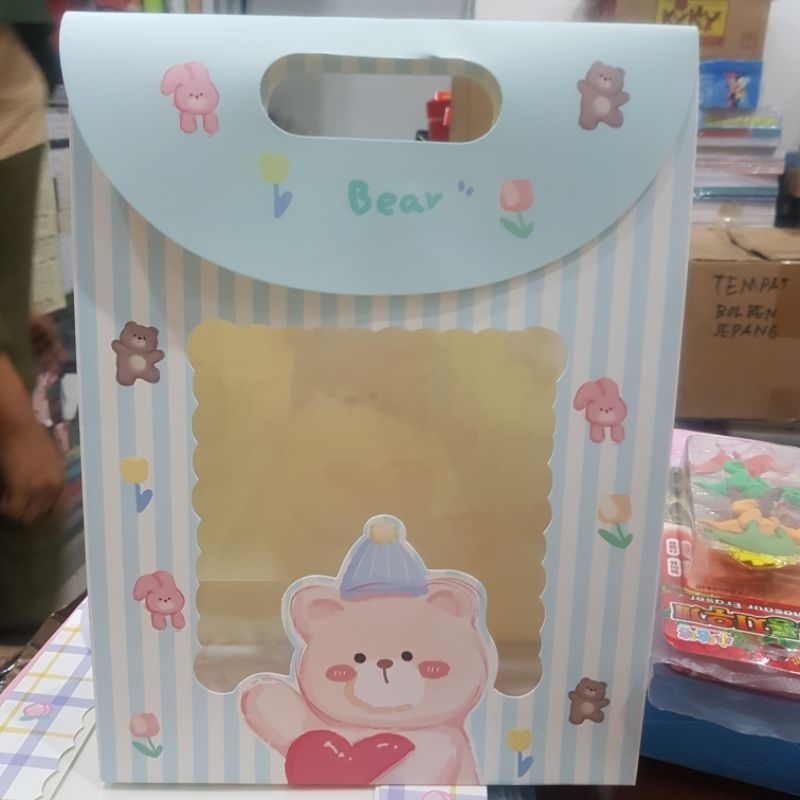

Paper Bag Tutup Besar Motif Bear Hijau / Bingkisan Hadiah L-026-C
