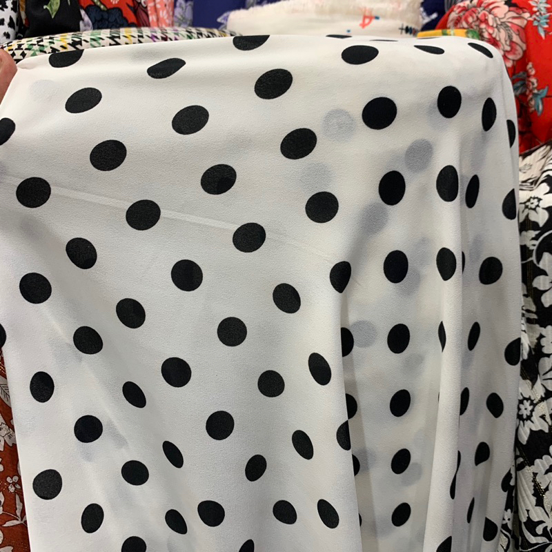 kain crepe polkadot - kain motif - kain zara crepe motif - kain zara crepe motif polkadot