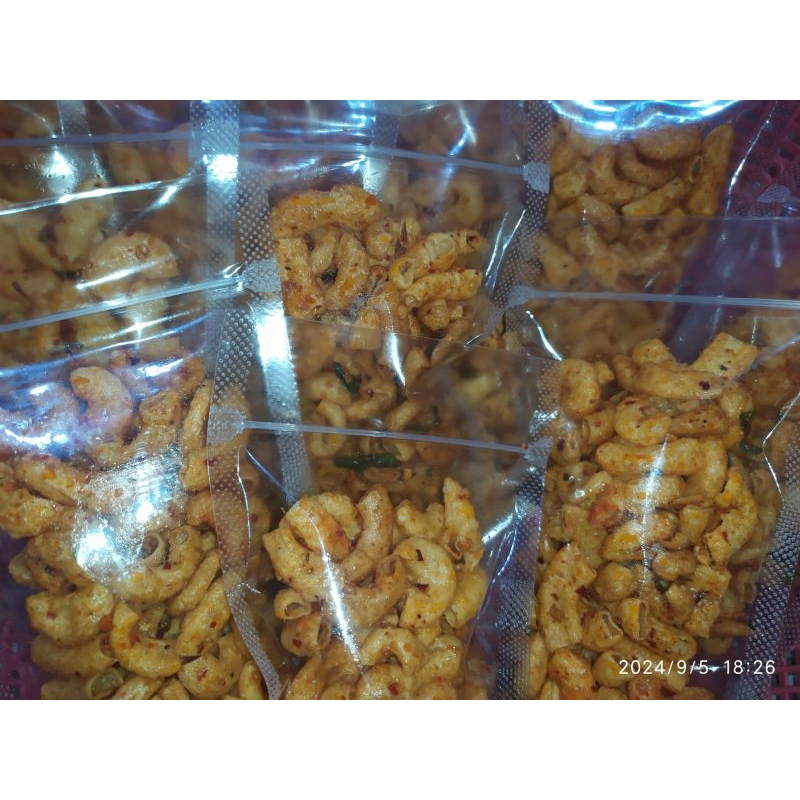 

Makaroni pedas daun jeruk