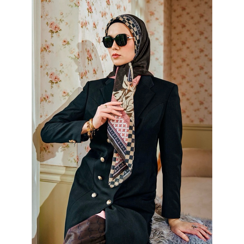 EUDORA SCARF BY VIVIZUBEDI