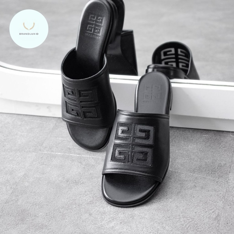 Givenchy Women 4G Logo Sandal Leather Black