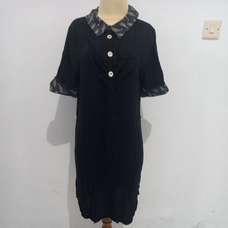 Dress Preloved Le'Rosetz Hitam Polos