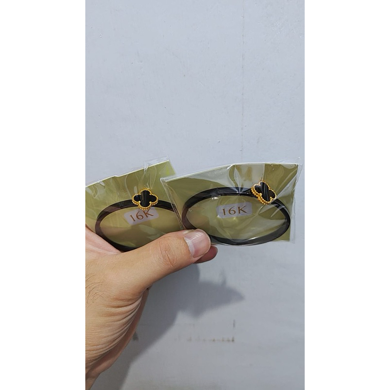 gelang keramik clover hitam simple elegant emas asli kadar 700