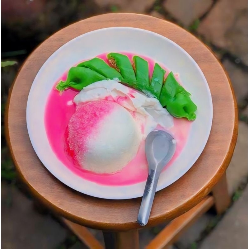

Es pisang ijo Daeng Rate