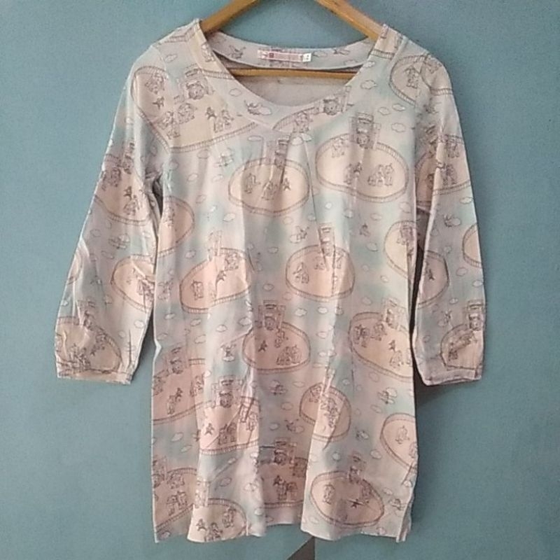 Kaos Tsirt preloved cewek, kaos uniqlo cewek
