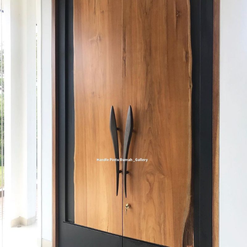 Handle pintu / gagang pintu pull kuningan motif pedang coklat dof 60 cm