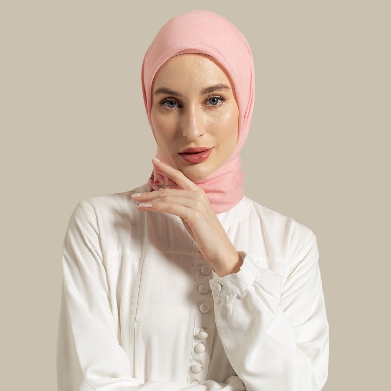 Wulang Narawangsa Hijab Segi Empat ⁠Soft Flower Soft Pink | Kerudung Segi Empat | Hijab Motif Segi E