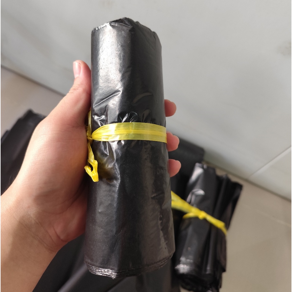 

Plastik Packing Jualan Online bahan Polymailer / Plastik Packing PE (25x35cm) isi 100 lembar / Warna Hitam - Jual per 12 Pack