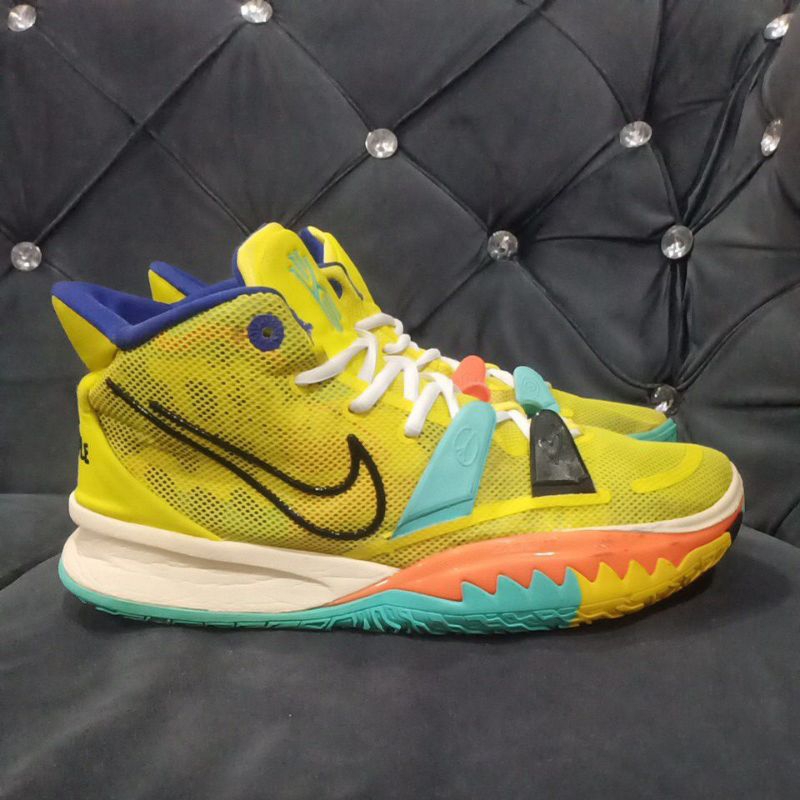 Sepatu kyrie 7 high 1 World 1 people yellow