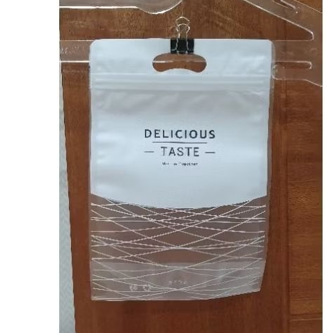 

motif delicious taste Putih White goodie bag giftbag dengan seal dan handle tentengan ultah birthday semua acara