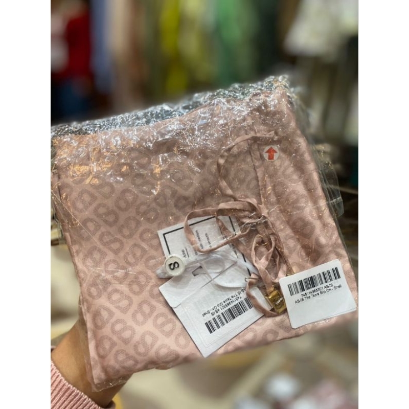 BUTTONSCRAVES SLIP ON TAPIS SHELL