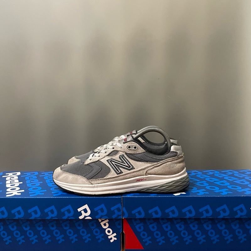 40 - Sepatu New Balance NB Bekas Second New Balance NB 880 Gun Metal Bekas Second