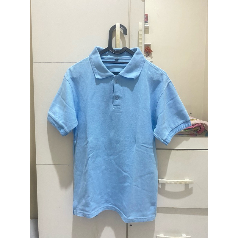 baju polo biru muda