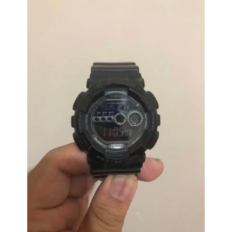 Jam Tangan G Shock bekas (GD 100 1 B)