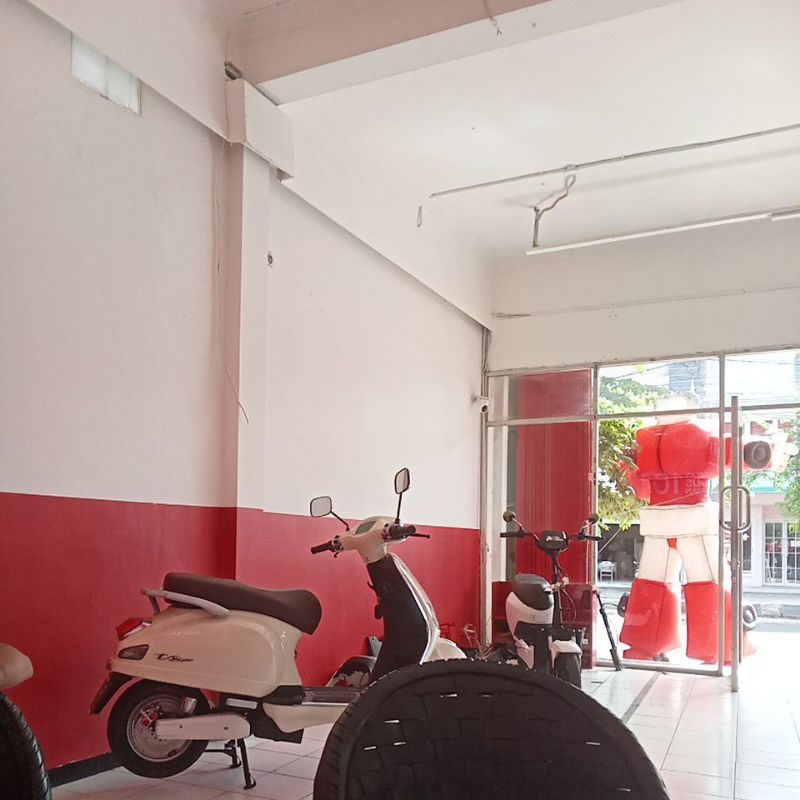 Vespa listrik uwinfly terkeren