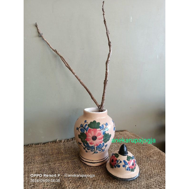 vas guci keramik lukis motif bunga untuk hiasan lemari