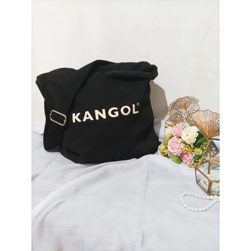 Tas Kangol slingbag preloved