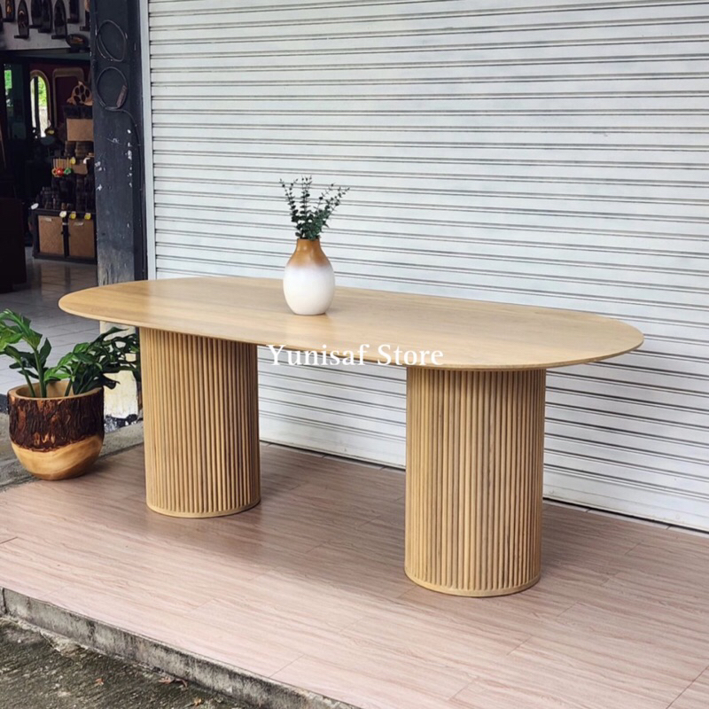 Meja Makan Oval Kayu Jati Minimalis