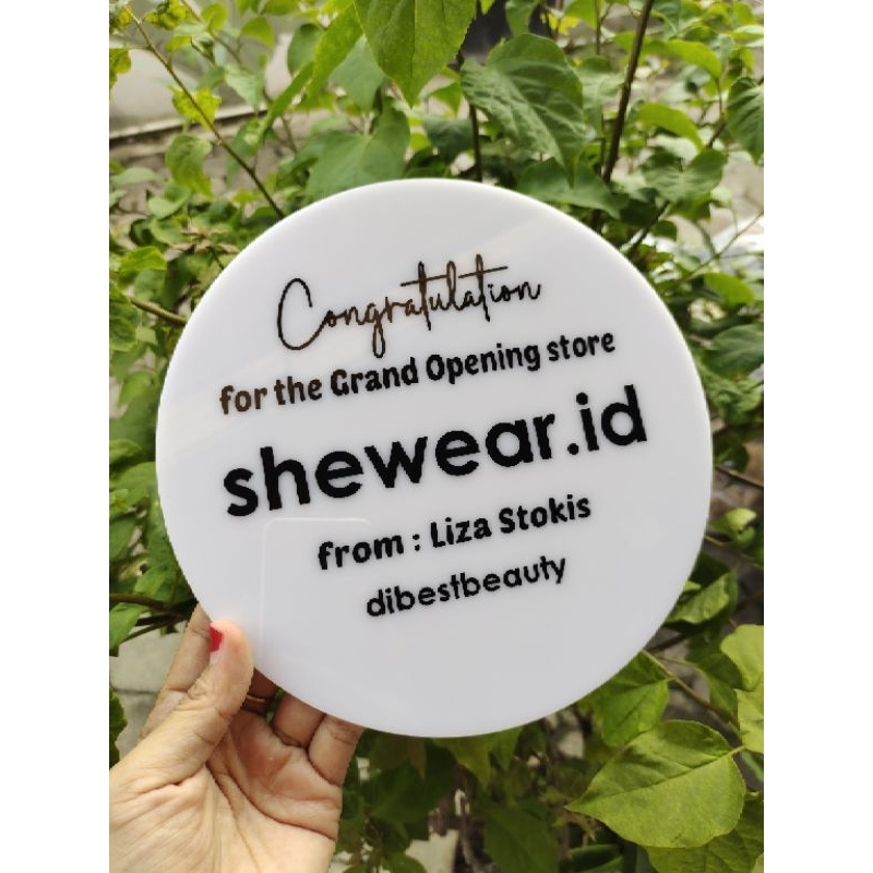 

Cutting stiker untuk Akrilik Ukuran 20cm Hitam/Putih (HANYA STIKER)