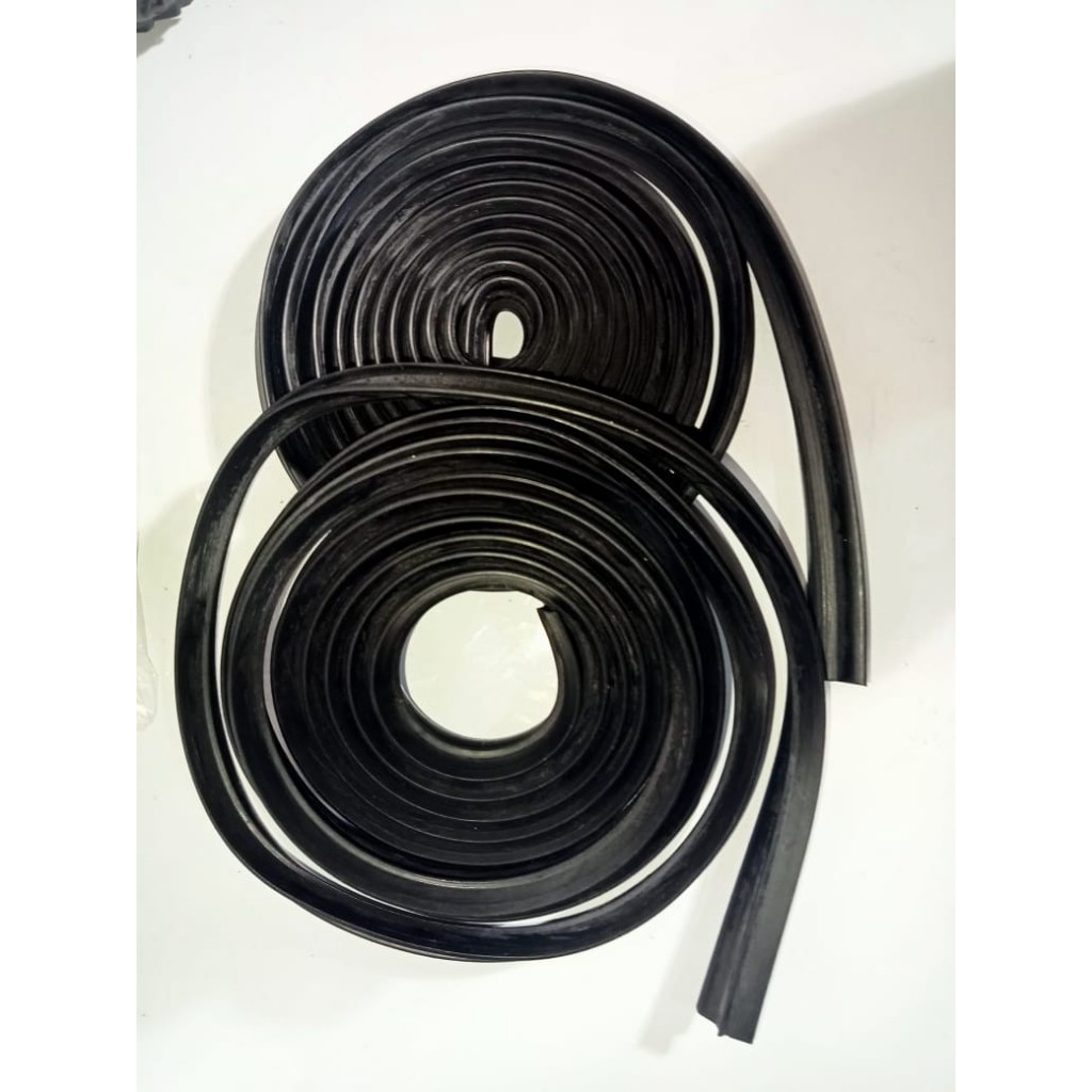 Karet Fender Nissan Terrano