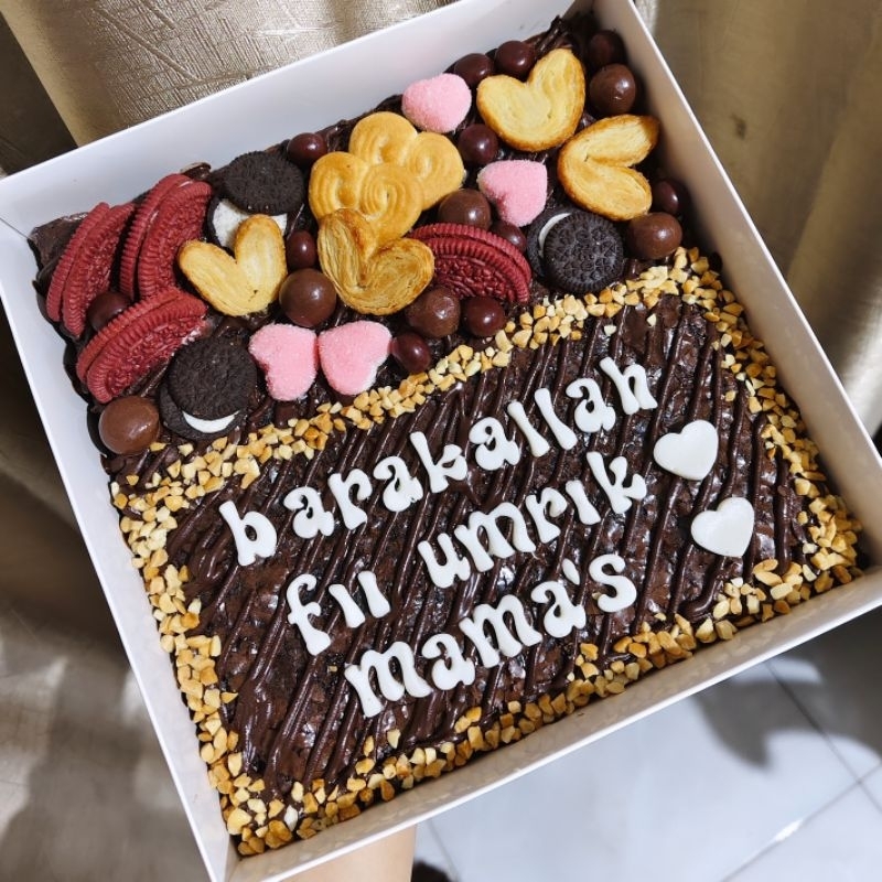 

Brownies Fudgy Palembang 20*20 ( Free lilin, paperbag, card, pisau)