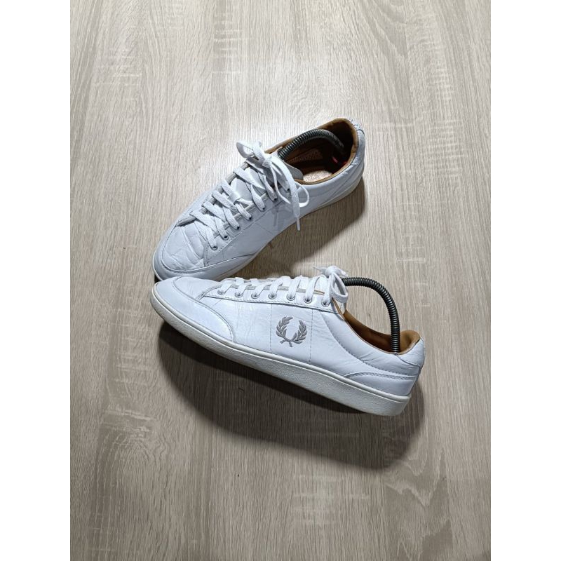 sepatu second merk fred perry