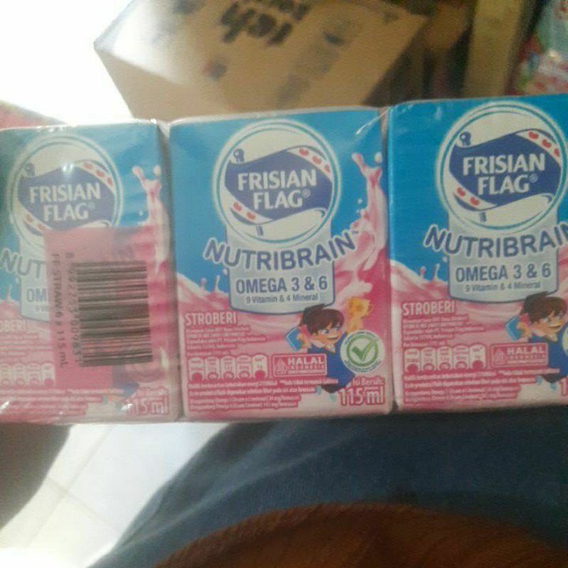 

FRISIAN FLAG kemasan 115ml isi 6pcs Rasa stoberi.