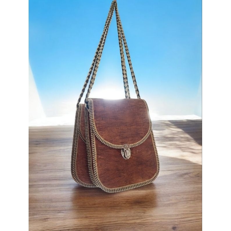 Tas  Selempang Kulit Kayu Polos Kerajinan Kalimantan