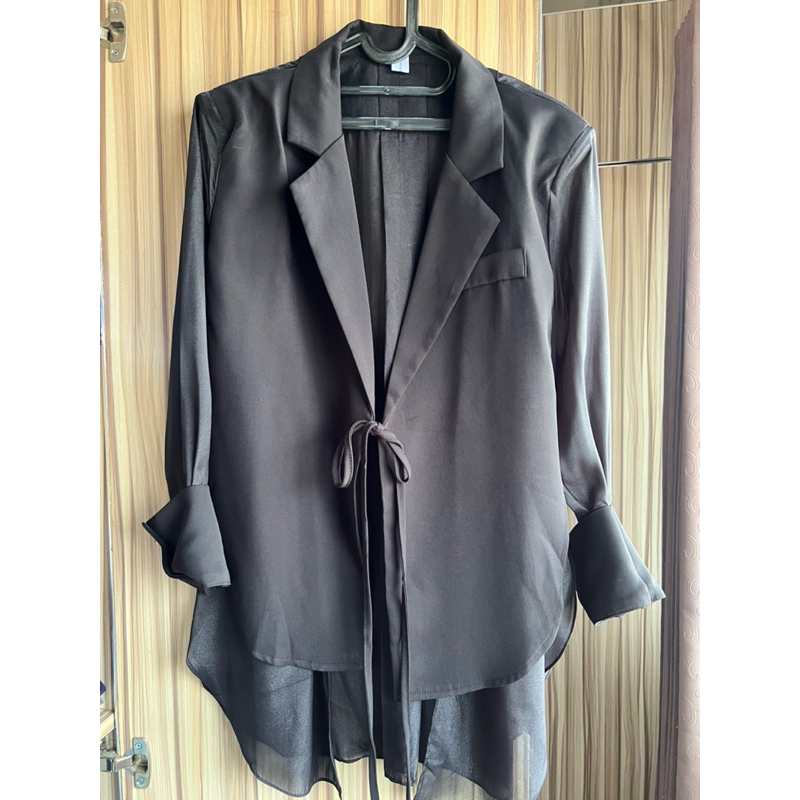 vshop brand blazer hitam