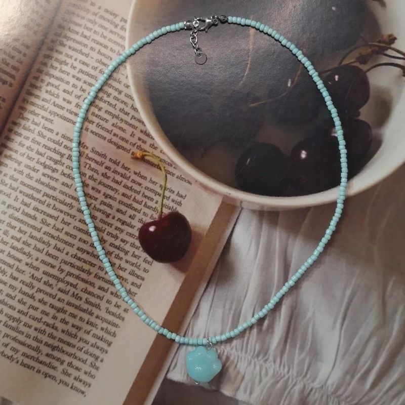 beads necklace / kalung manik / paw kucing