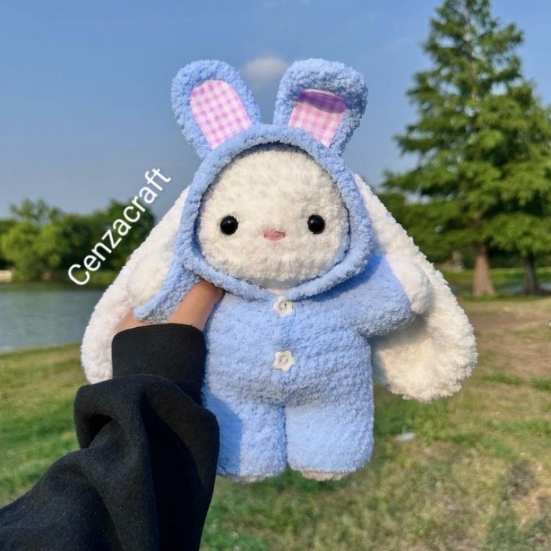 Boneka kelinci rajut jumbo