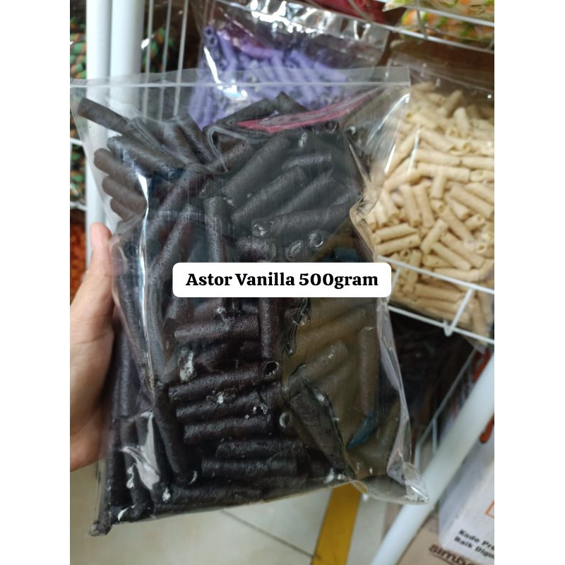 

Cemilan Astor Rasa Vanilla / Astor mini Barcelona 500gram/Aneka snack kendari