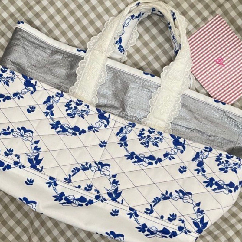 Boo Stoodio Moonriver