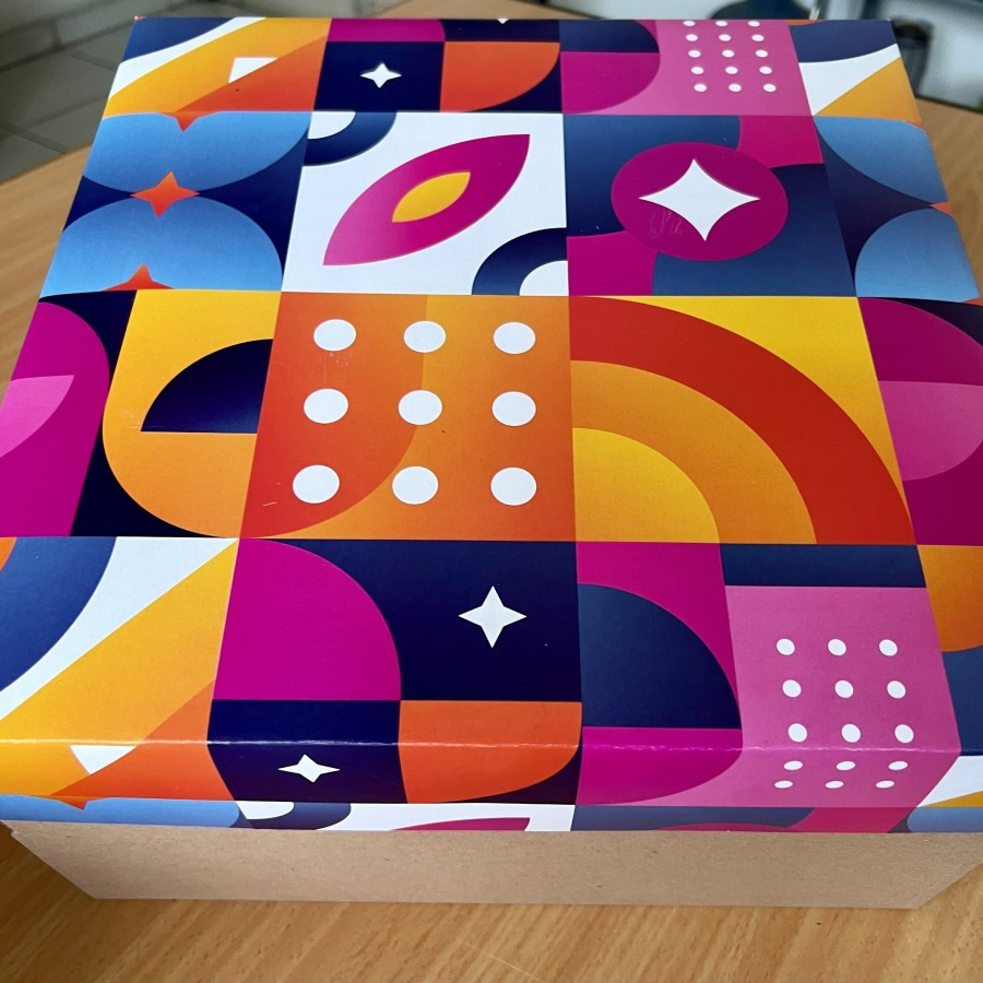 

(5 pcs) kardus lapis legit motif rainbow hampers box cake ukuran 25cm