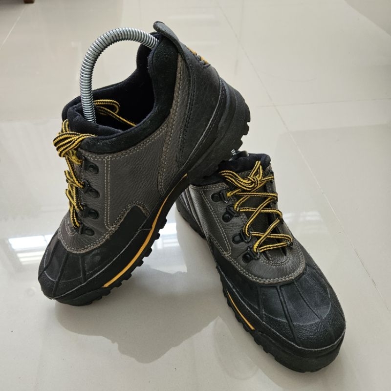 Sepatu Outdoor Second Branded Columbia Size 43 Insole 27,5cm