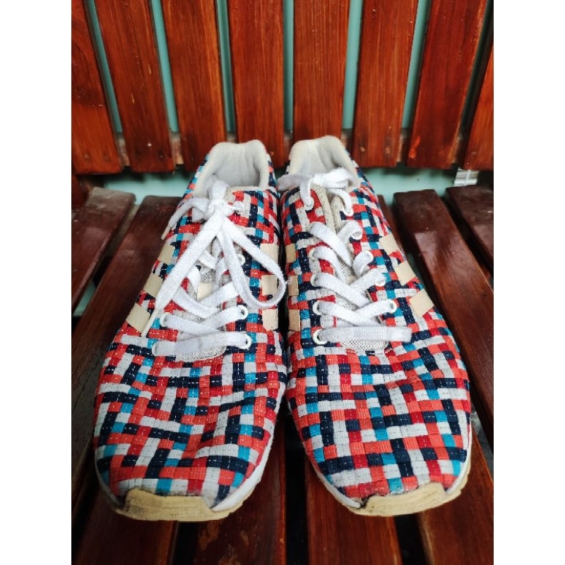 Sepatu running adidas torsion