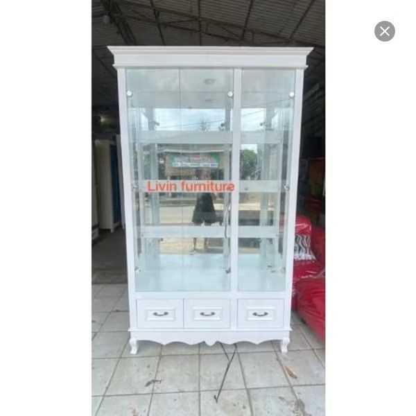 lemari pajangan 3 pintu kaca