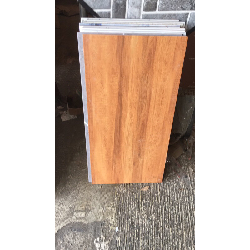 keramik 30x60 tangga lantai dinding kayu serat wood borneo matt uno kesat
