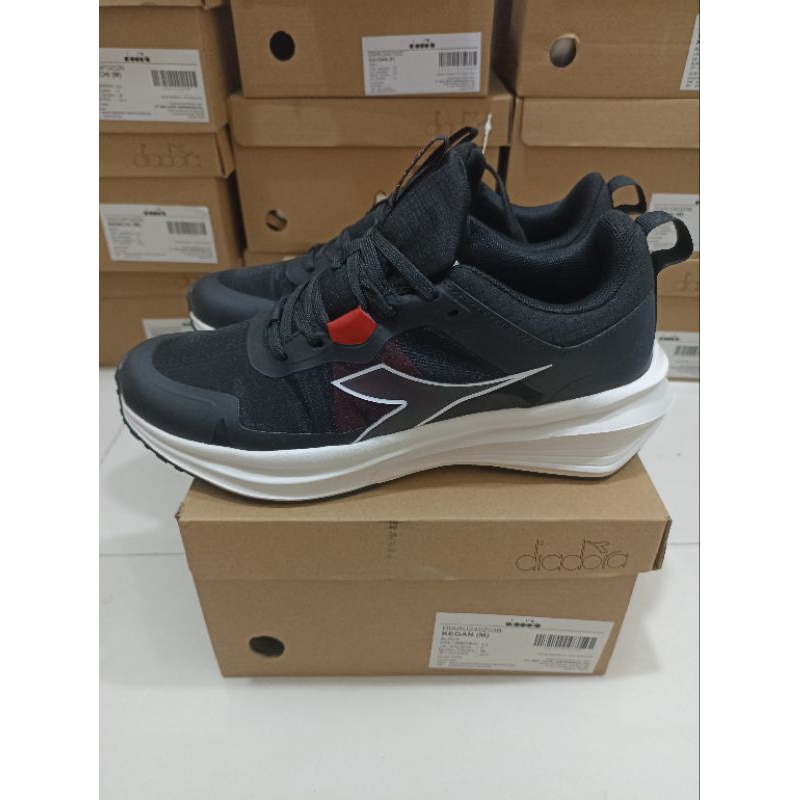 Diadora Kegan Sepatu Ori Hitam