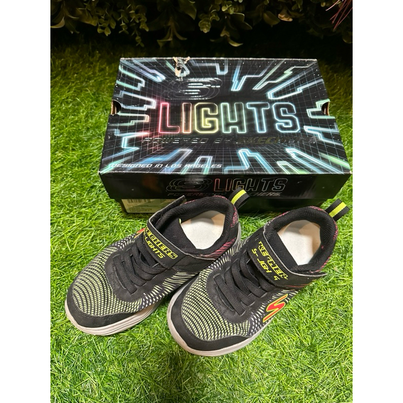 Sepatu skechers anak TK prelove