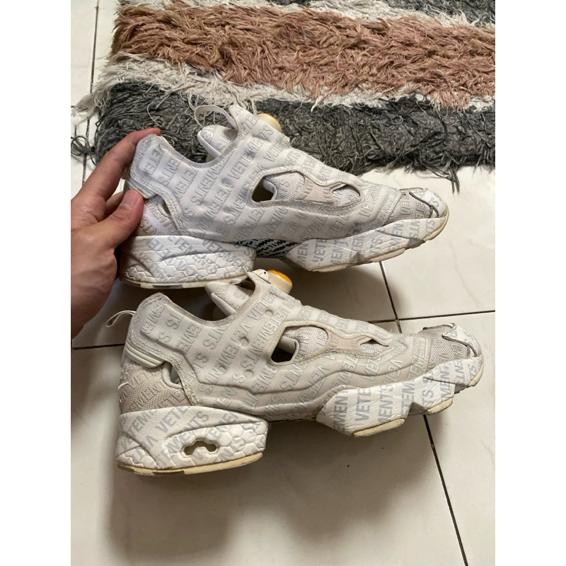 Reebok instapump it up vetements emoji ss18 original 100%