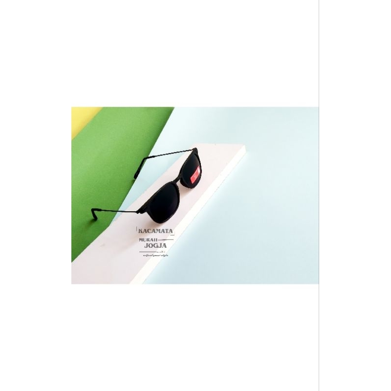 kacamata hitam pria wanita,kacamata pantai,kacamata hitam kotak