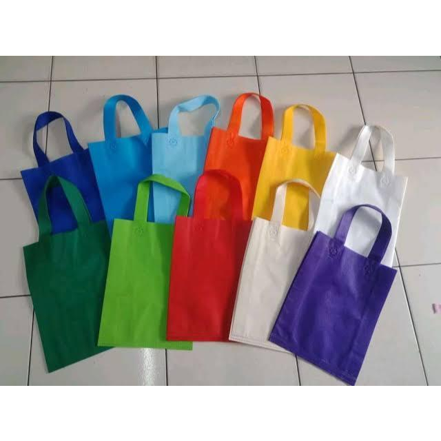 

tas spunbond handle ukuran 25x35 isi12pcs, 65gsm