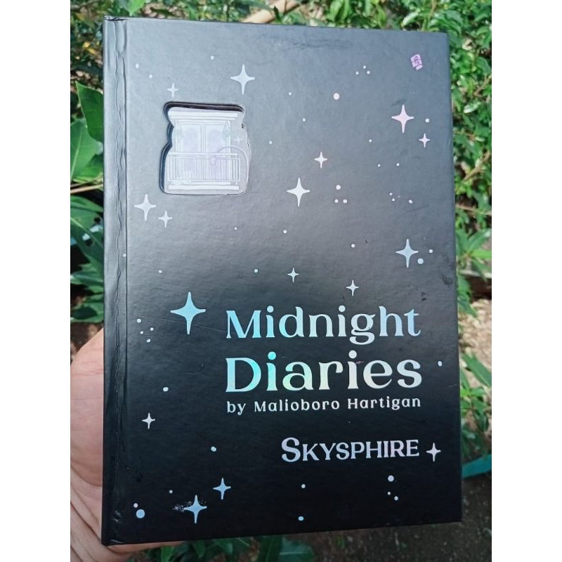 

Novel Midnight Diaries