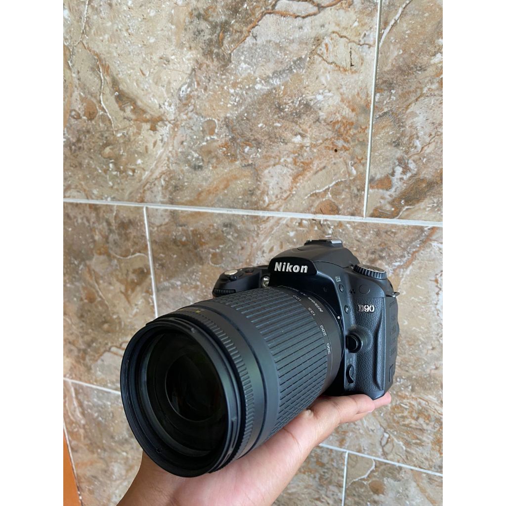 NIKON D90 + LENSA NIKON AFD SIAP PAKAI
