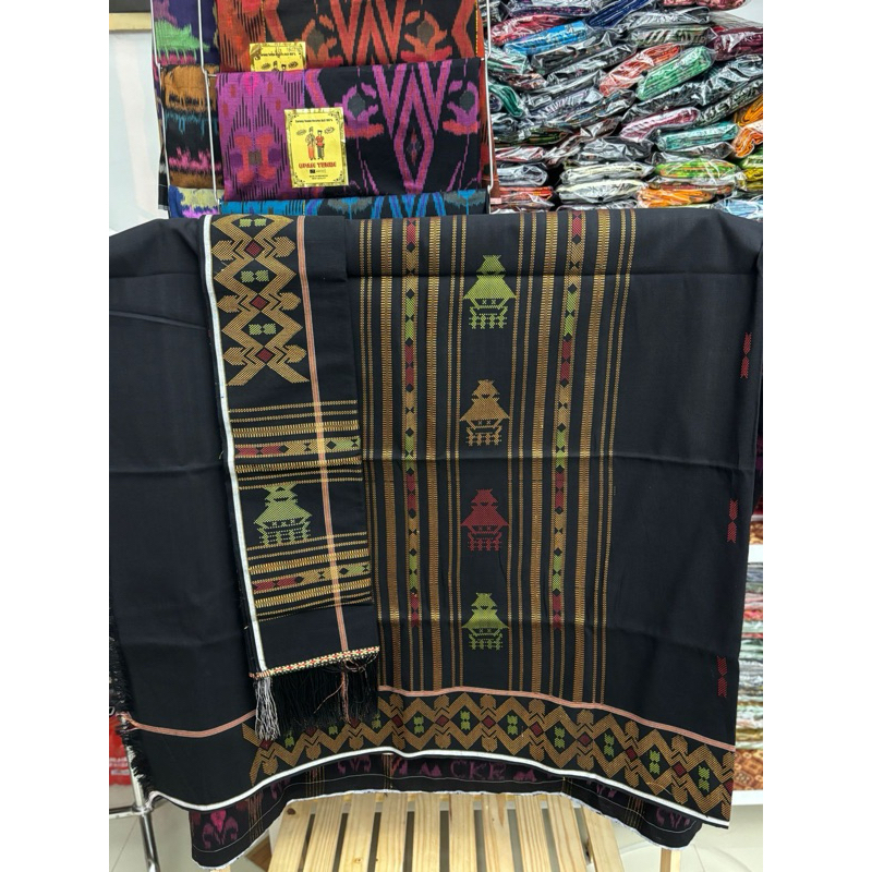 Set Uis Nipes Rumah Adat Sutra