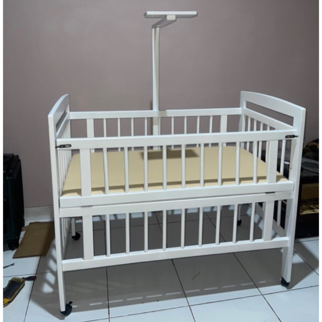 BABY BOX PRELOVED kayu putih mulus (box bayi bekas)