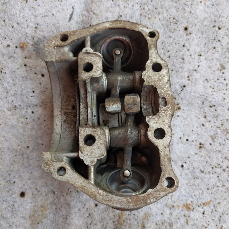 CAPIL TUTUP COVER ATAS HEAD KOP KOP HEAD SILINDER CYLINDER HEAD ATAS MESIN CB 100 CB 125 GL 100