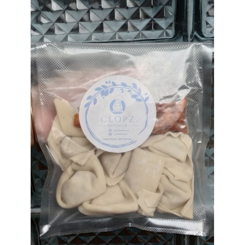 

PANGSIT CHILI OIL FULL AYAM ISI 8 PCS