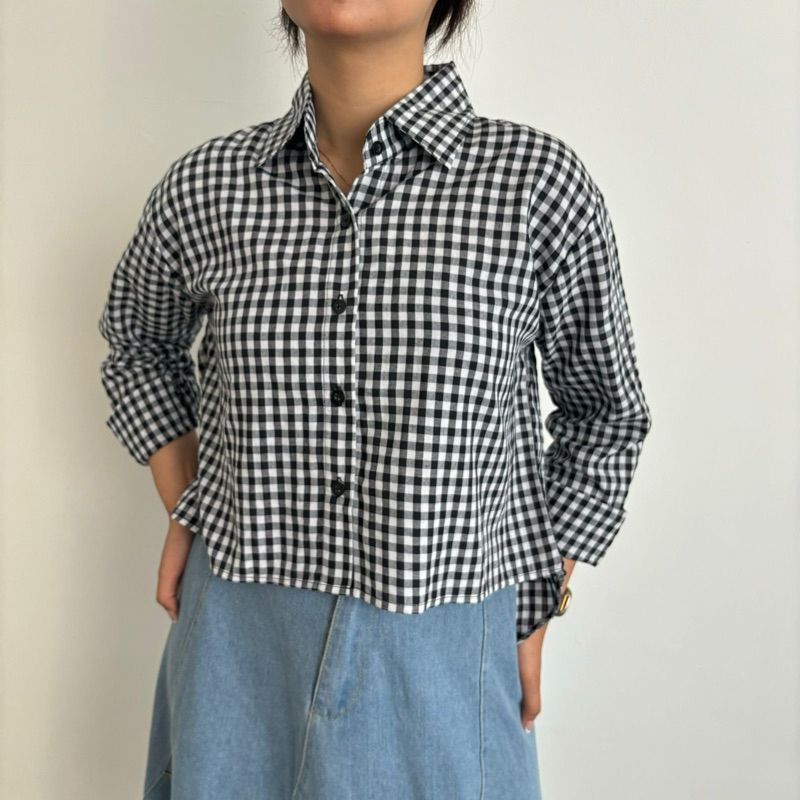 Bytantisa - Kemeja Crop Motif Kotak Mody Shirt (Plumfit x Bytantisa)